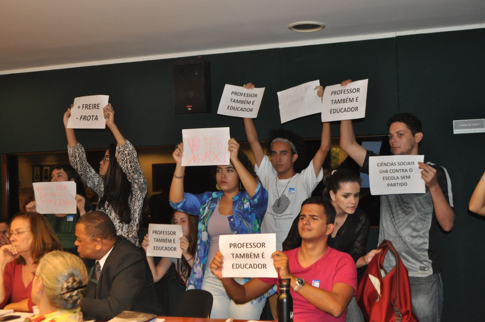 Defesa da Educação: Contra Escola Sem Partido