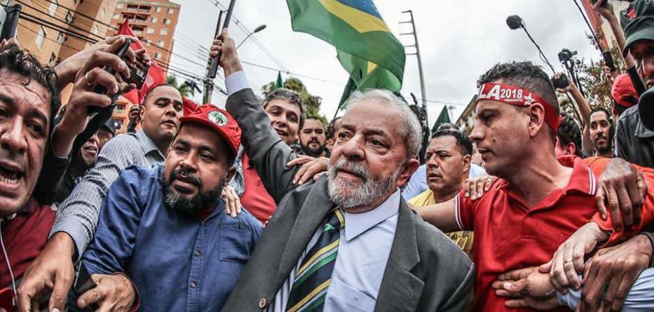 Lula, apoiadores e a força do movimento popular