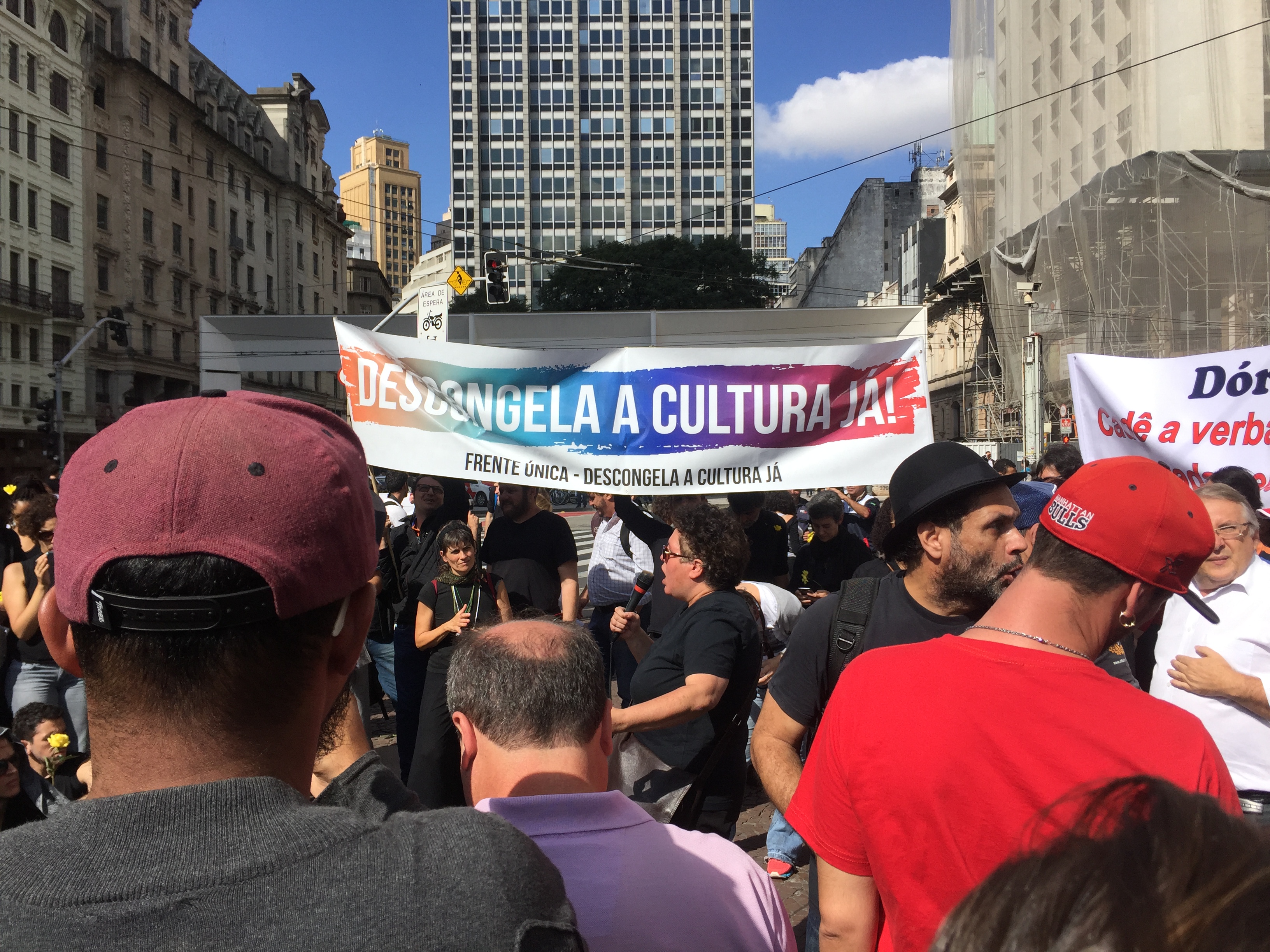 Protesto "Descongela a Cultura Já": Frente Única exige financiamento