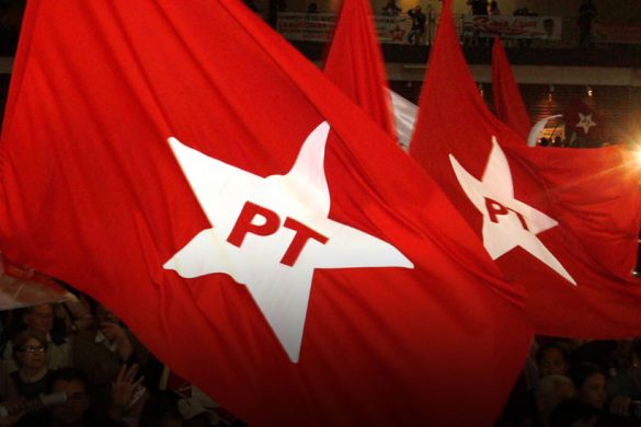 Bandeiras do PT em Ato Político de Mobilização Popular