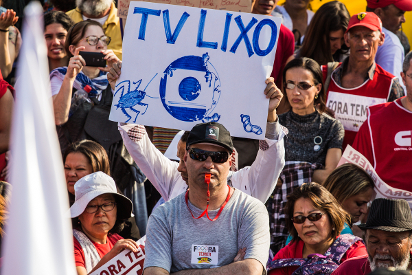 Protesto Contra a Mídia e o Governo Temer