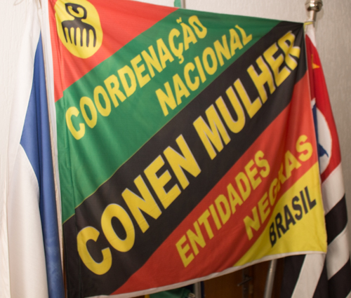 Bandeira CONEN Mulher: Coordenação Nacional de Entidades Negras do Brasil