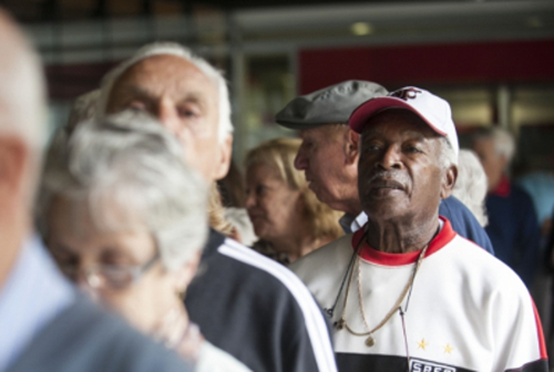 Idosos em Fila: Cidadania e Vida Cotidiana