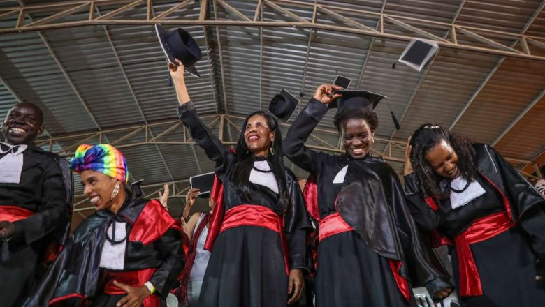 Celebração de Formatura: Alegria e Conquista Coletiva