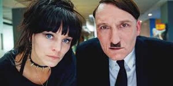 Hitler e Jovem: Confronto Geracional e Crítica Social