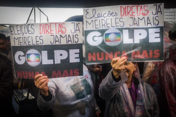 Manifestantes pedem Diretas Já e criticam Golpe e Meirelles