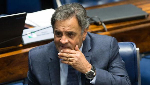 Aécio Neves: Reflexão Política em Sessão Oficial