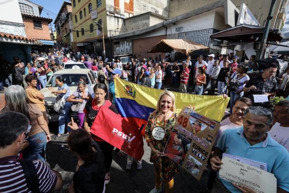 Apoio ao PSUV em Manifestação de Rua Venezuelana
