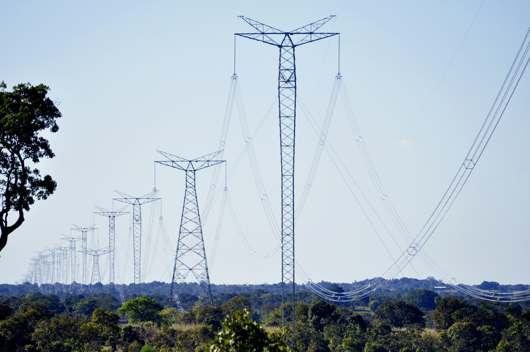 Torres de Energia: Infraestrutura e Natureza