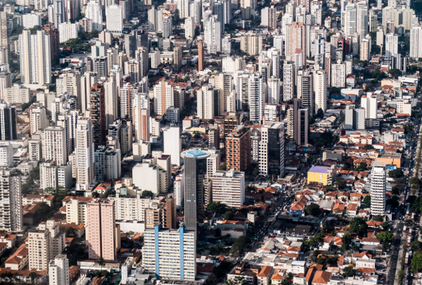 Cidade Vertical: Arquitetura e Urbanização em Larga Escala