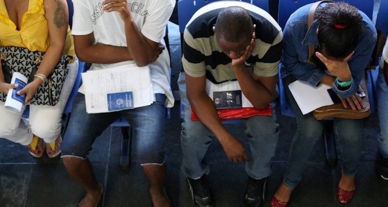 Desemprego e burocracia: a espera por trabalho no Brasil