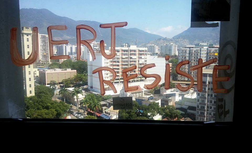 UERJ Resiste: Protesto e Vista Urbana do Rio