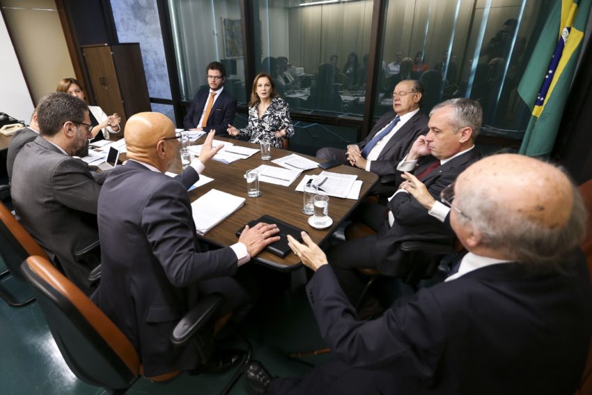 Reunião de Alto Nível: Discussão e Deliberação Política