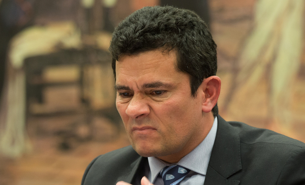 Sergio Moro: Seriedade e Foco em Contexto Político