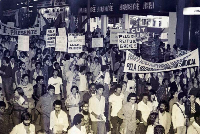 Ato contra a condenação dos sindicalistas do ABC pela LSN (São Paulo- SP, 1981). Foto: Vera Jursys.