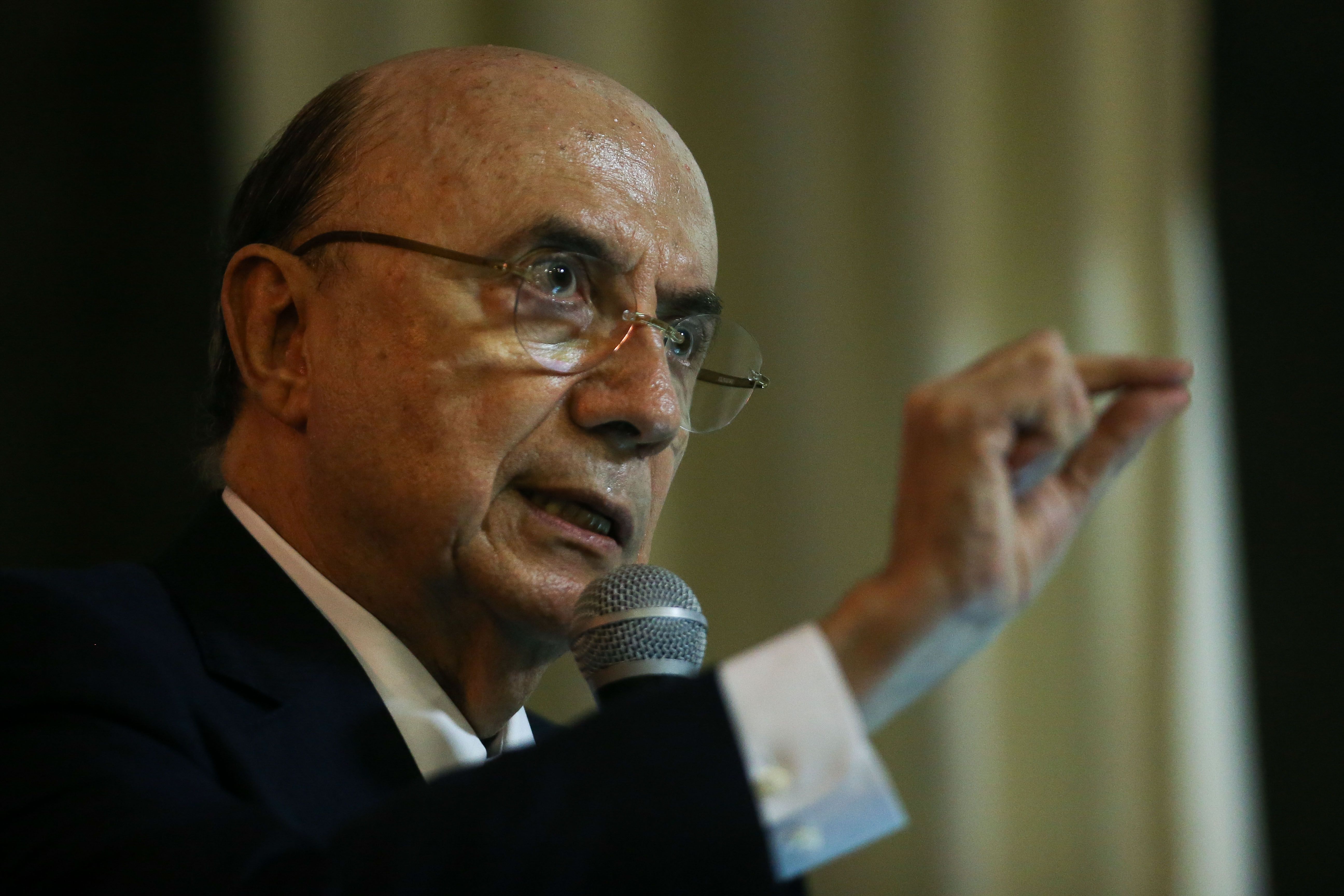 Político em Discurso: Convicção e Ênfase