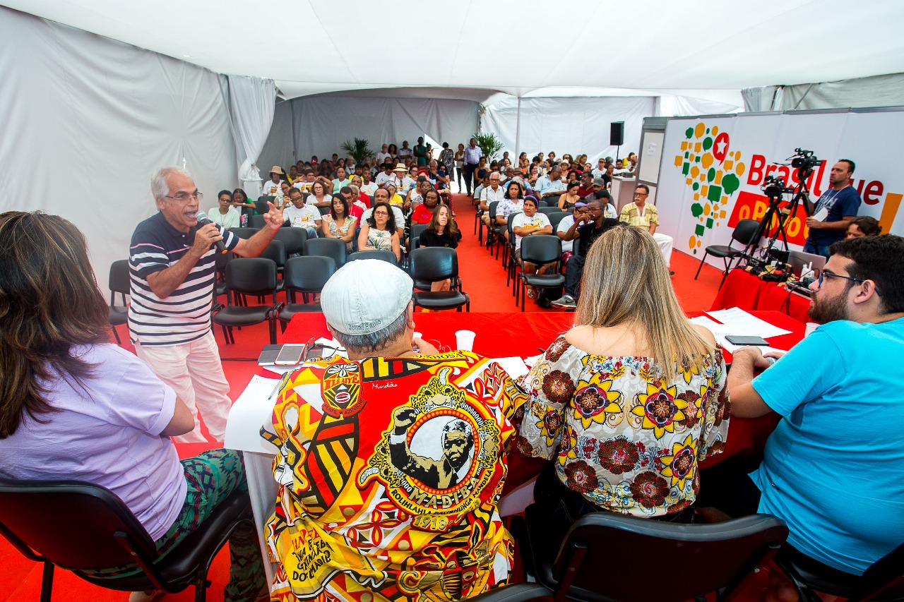 Diálogo e Engajamento em Encontro Político Brasileiro