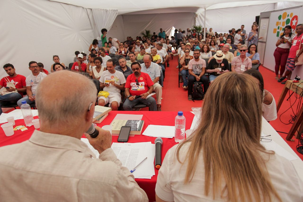 Audiência Engajada em Debate Político da Fundação Perseu Abramo