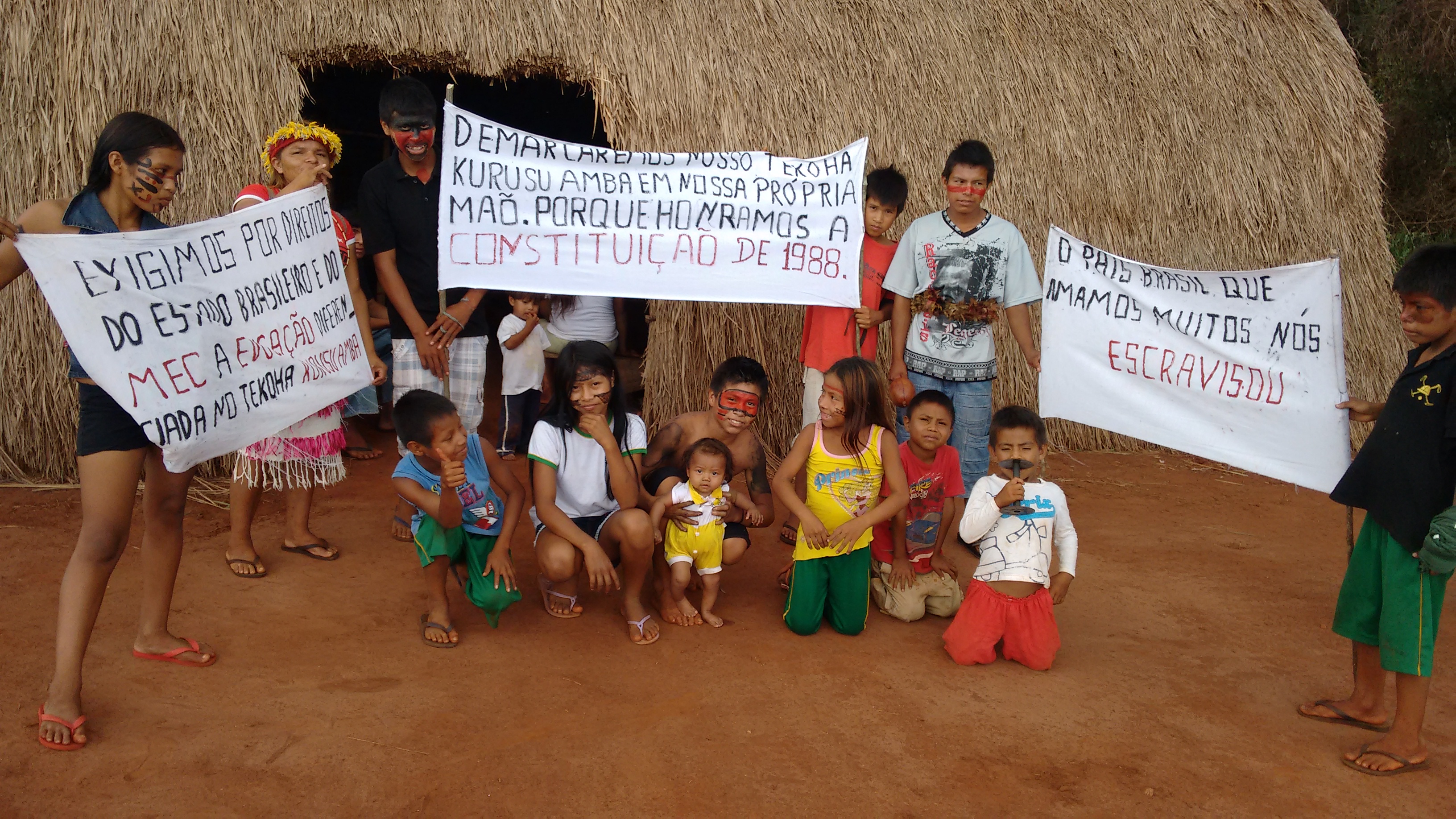 Jovens Indígenas Guarani Protestam por Direitos e Terra