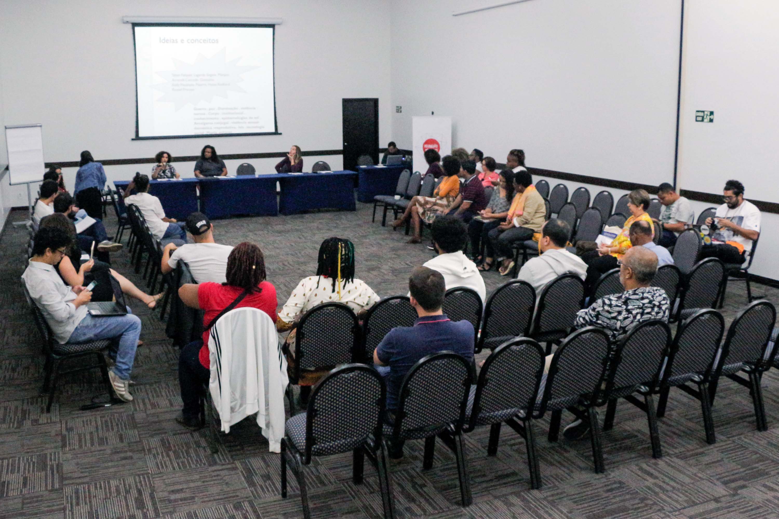 Diálogo e Aprendizado: Encontro Plenário Diverso