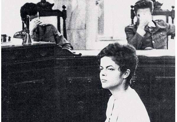 Dilma Rousseff em tribunal militar durante ditadura