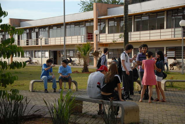 Juventude e Convivência: Encontro em Campus Universitário