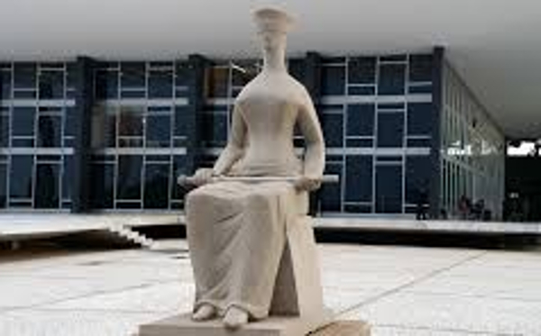 Estátua da Justiça em frente ao Supremo Tribunal Federal