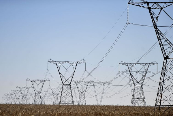 Linhas de Transmissão de Energia em Paisagem Aberta