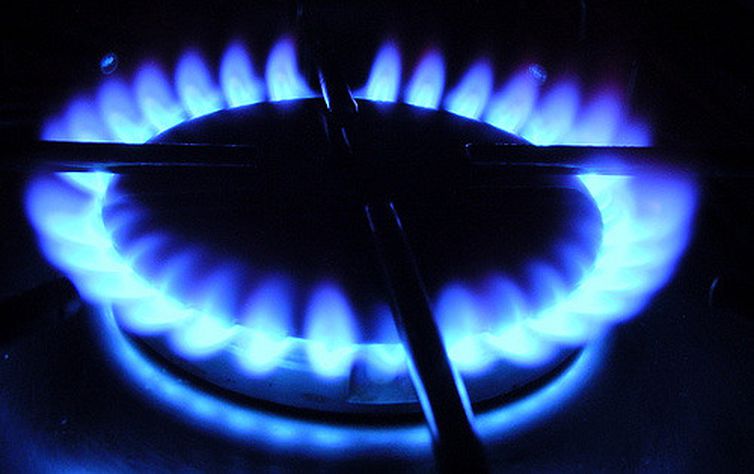 Chama Azul: Gás Natural em Foco