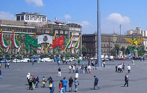 Zócalo da Cidade do México: Celebração e Vida Pública