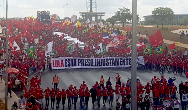 Manifestação Vermelha Pela Liberdade de Lula