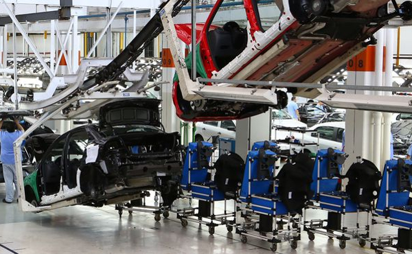 Linha de Montagem: Produção Industrial Automotiva