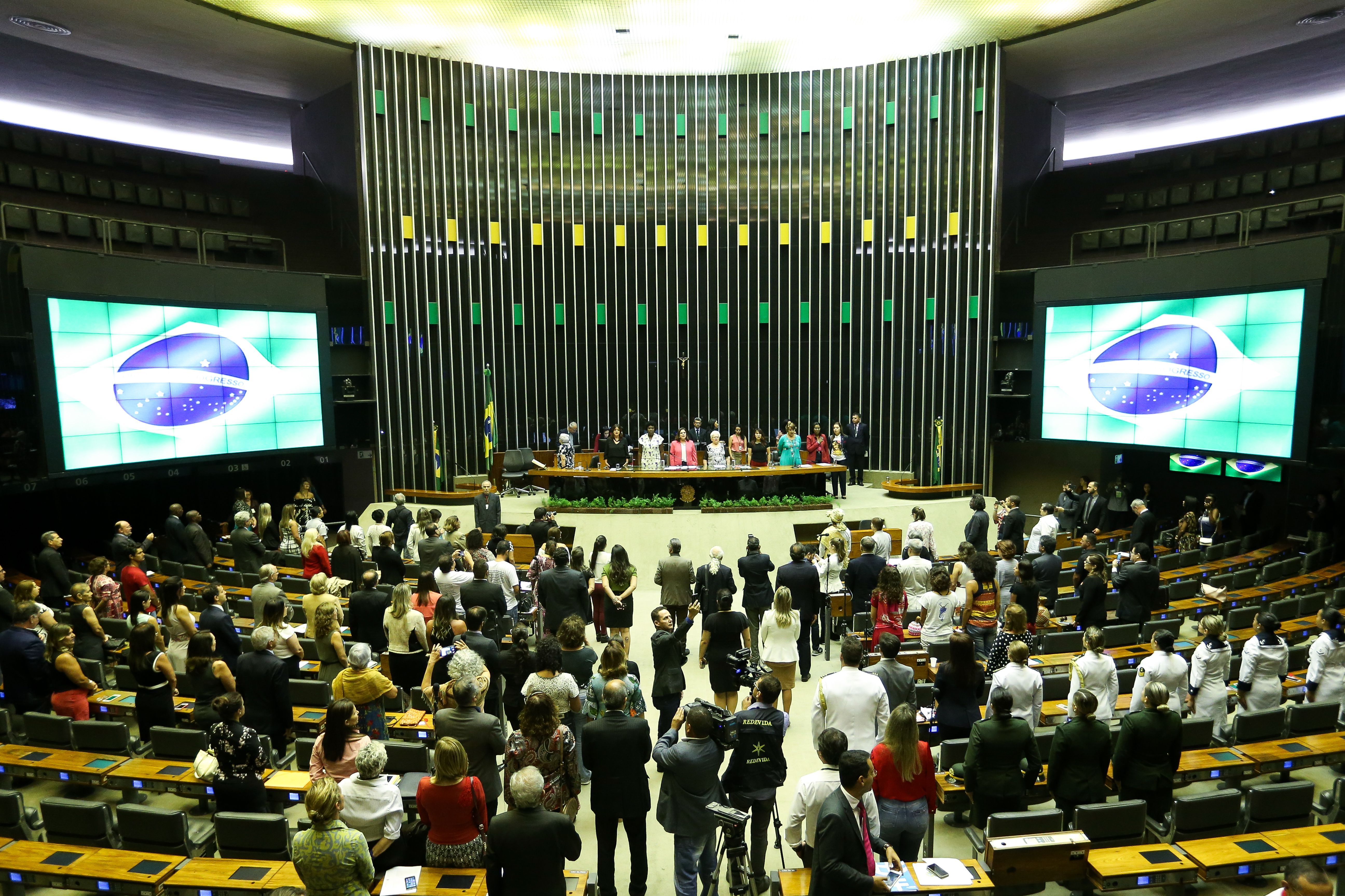 Plenário do Congresso Nacional Brasileiro com Público