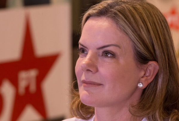 Gleisi Hoffmann: Liderança e Engajamento no PT