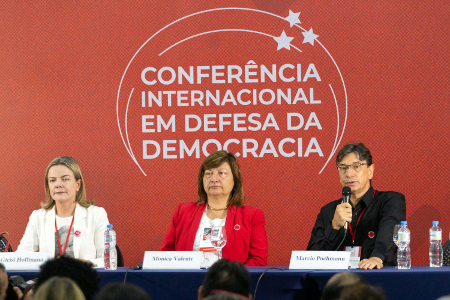 Conferência Internacional em Defesa da Democracia com Gleisi, Monica e Pochmann
