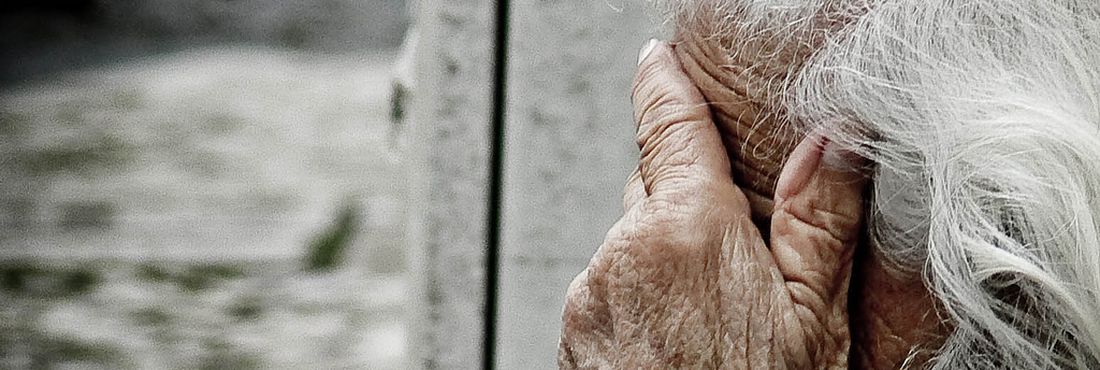 A Mão do Tempo: Envelhecimento e Reflexão