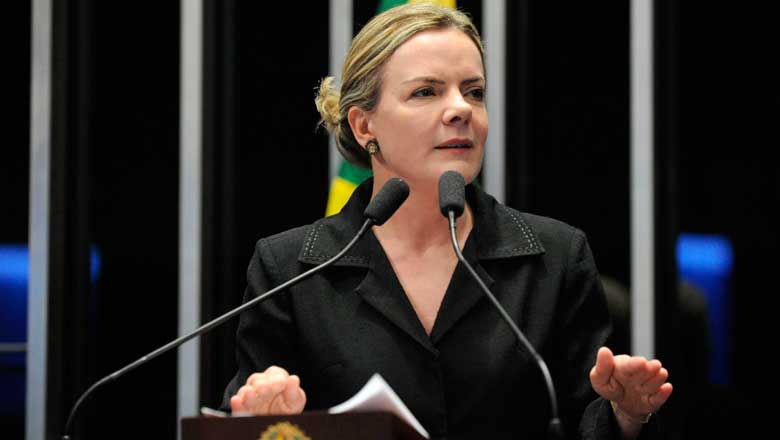 Gleisi Hoffmann em Discurso Político no Parlamento Brasileiro