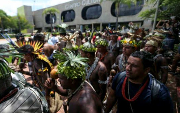 Manifestação Indígena: Luta e Cultura em Brasília