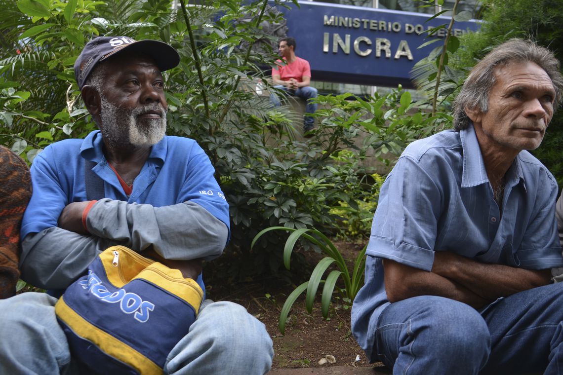 Olhares Reflexivos: Luta por Terra e Direitos no Brasil