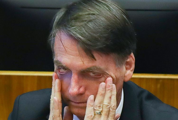 Bolsonaro: Cançado, Pressionado e Reflexivo na Política