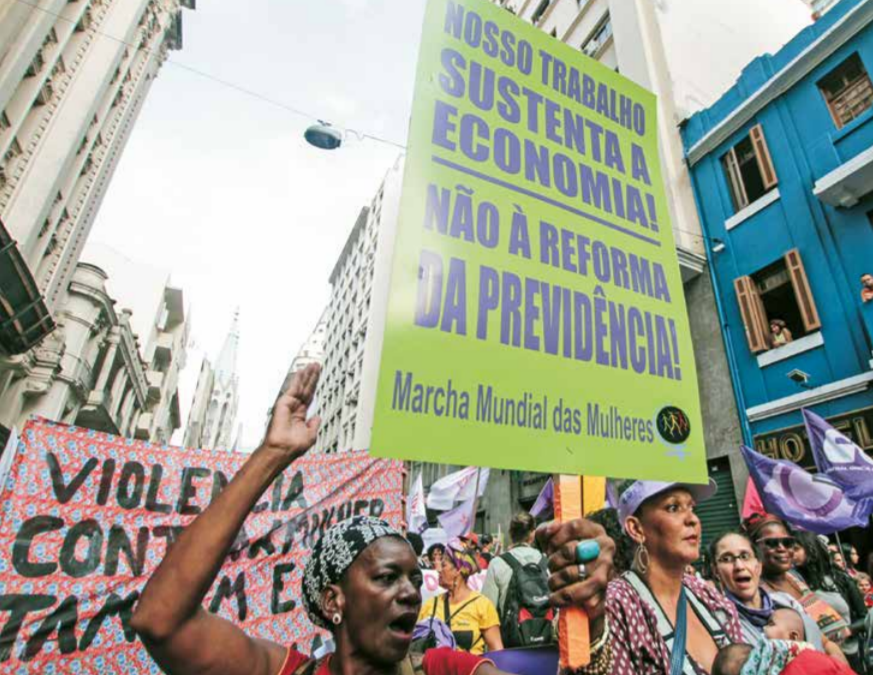 Mulheres protestam contra reforma da previdência e violência.