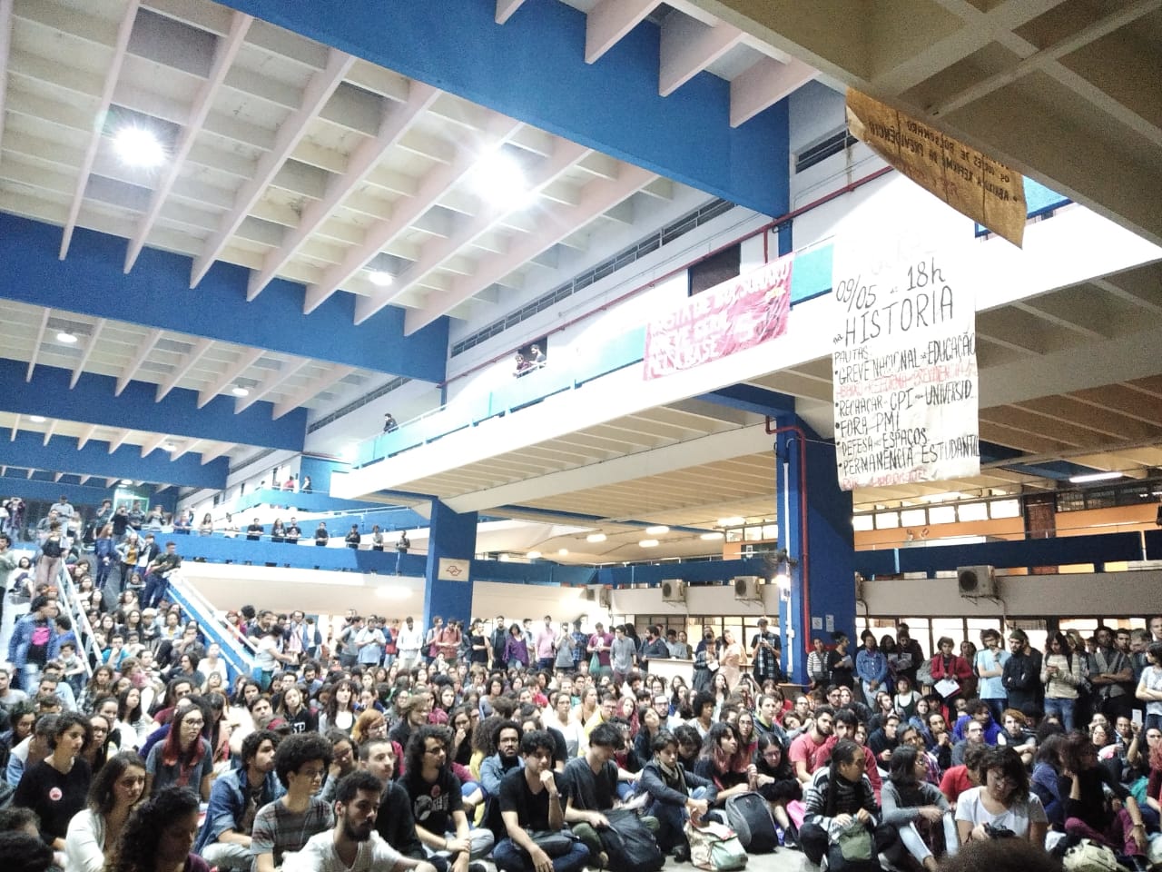 Mobilização Estudantil: Pautas por Direitos e Educação