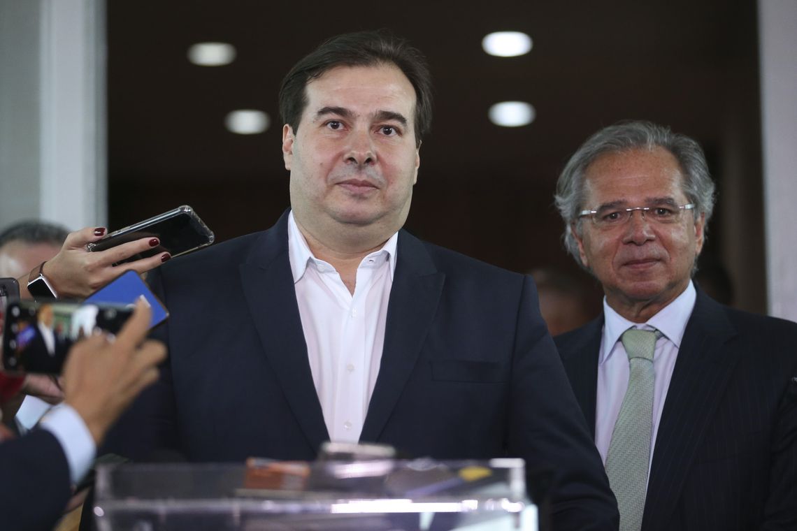 Arthur Lira e Paulo Guedes em evento político oficial.