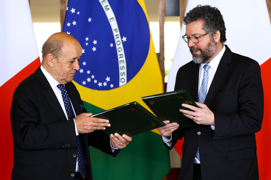 Brasil e França: Assinatura de Acordo Diplomático Bilateral