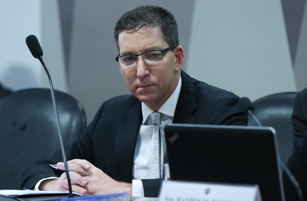 Senador Randolfe Rodrigues em Sessão Parlamentar