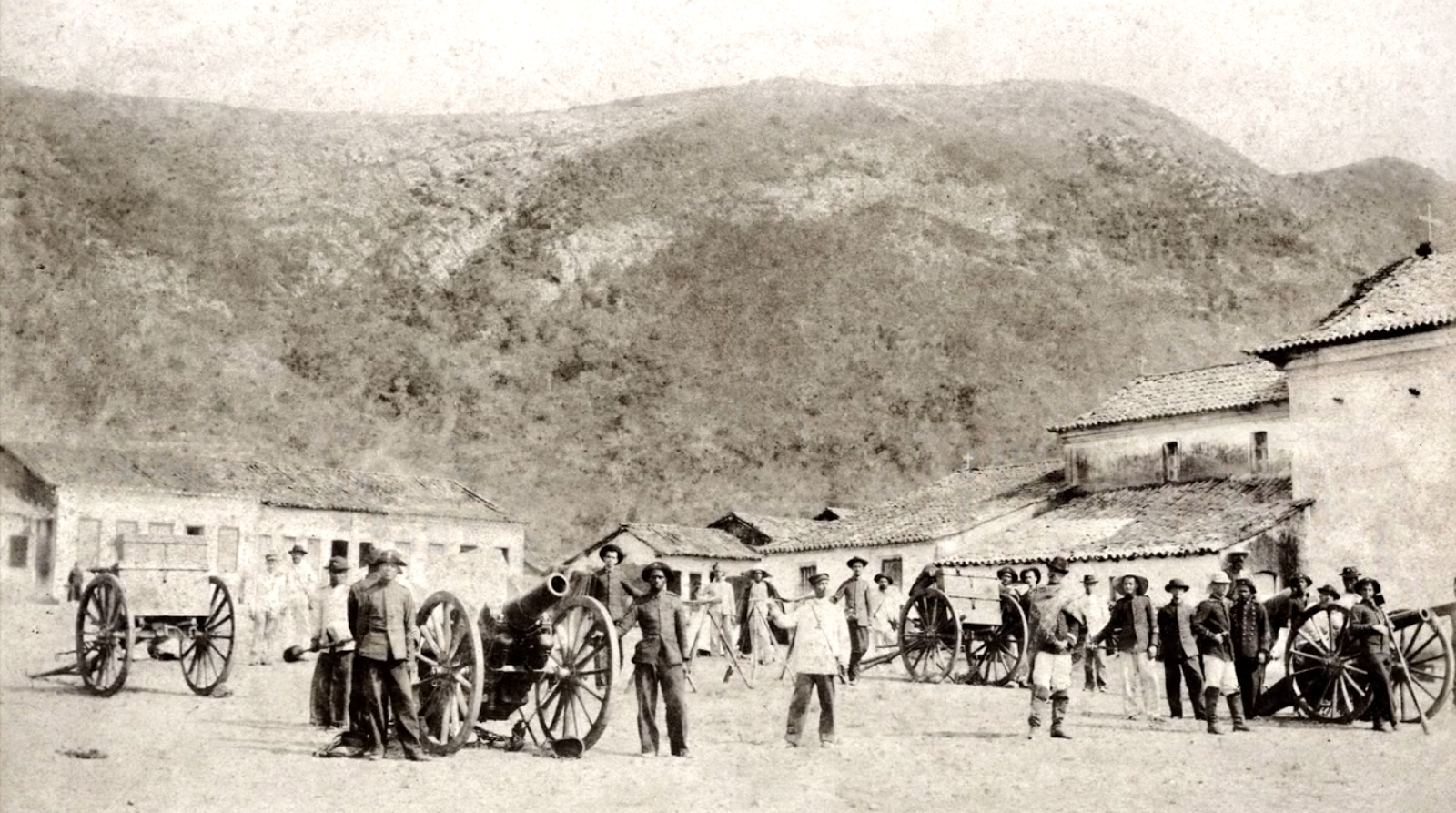 Milícia e Canhões em Vila no Século XIX