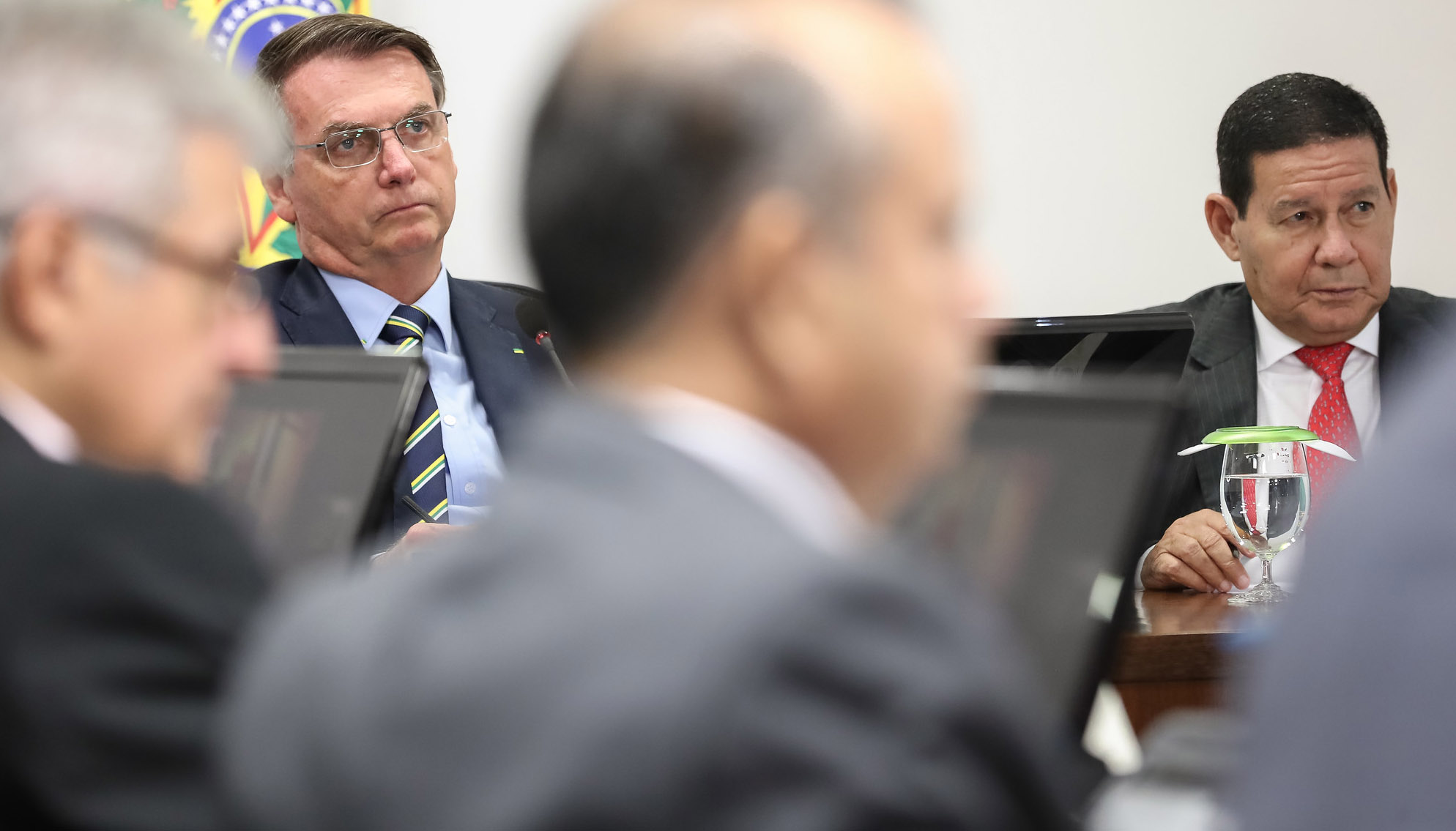 Bolsonaro e Mourão em Reunião Política Formal