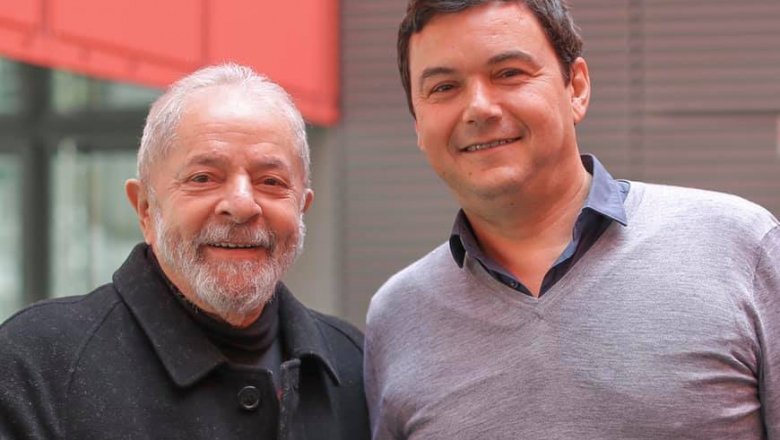 Lula e Parceiro em Encontro Político Amigável
