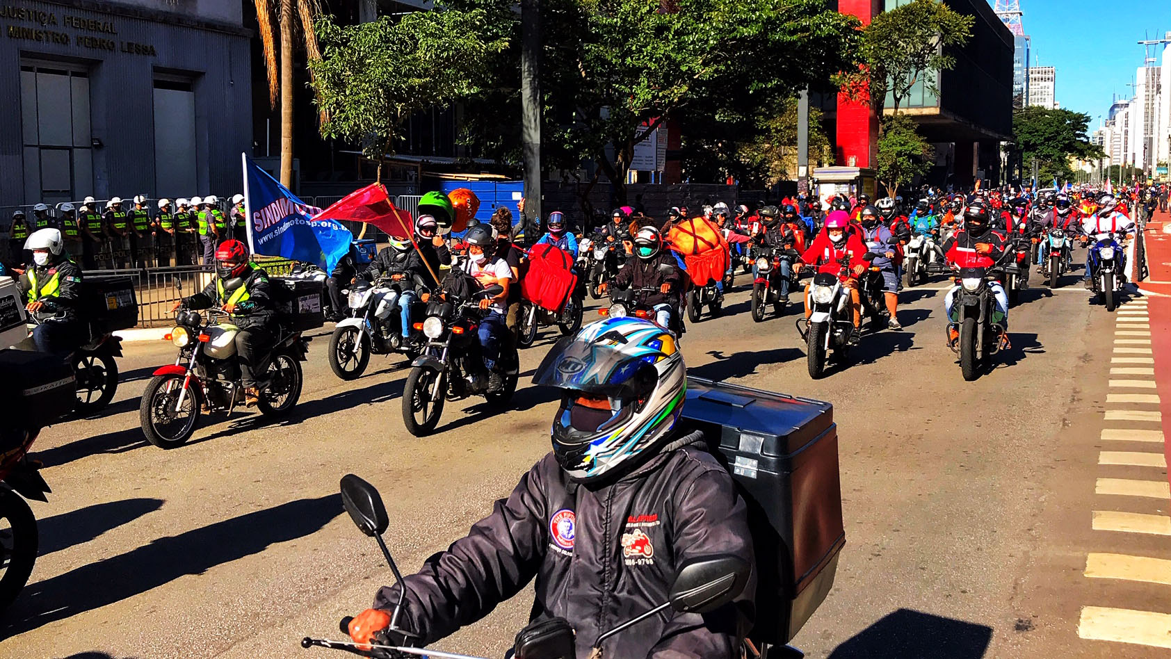 Manifestação de Motoboys por Direitos Trabalhistas em São Paulo