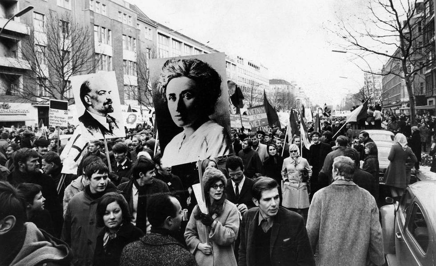 Protesto Antiguerra: Ícones Socialistas na Alemanha (1968)